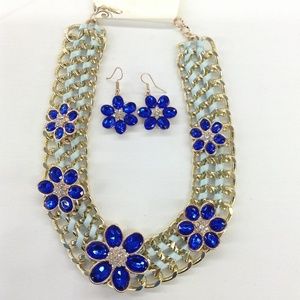 Necklace & earring set